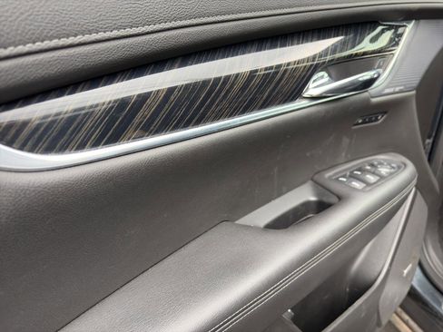 Used 2020 Cadillac XT6 Premium Luxury FWD image 12