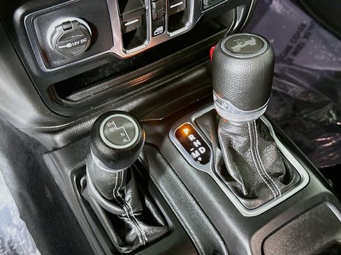 Used 2021 Jeep Wrangler Unlimited Sahara AWD/4WD image 20