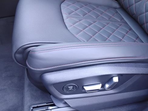 New 2026 Audi SQ8 Prestige image 15