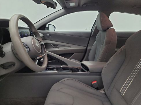 Used 2022 Hyundai Elantra SEL FWD image 17
