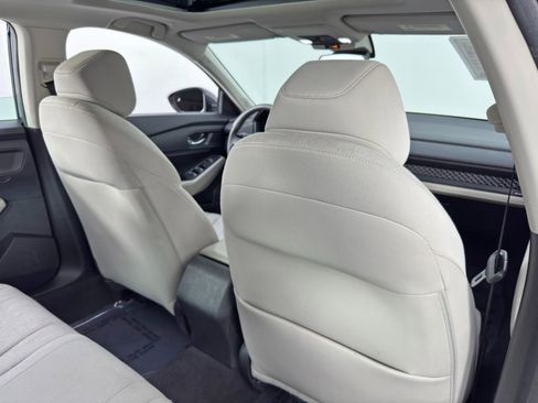 Used 2023 Honda Accord EX image 32