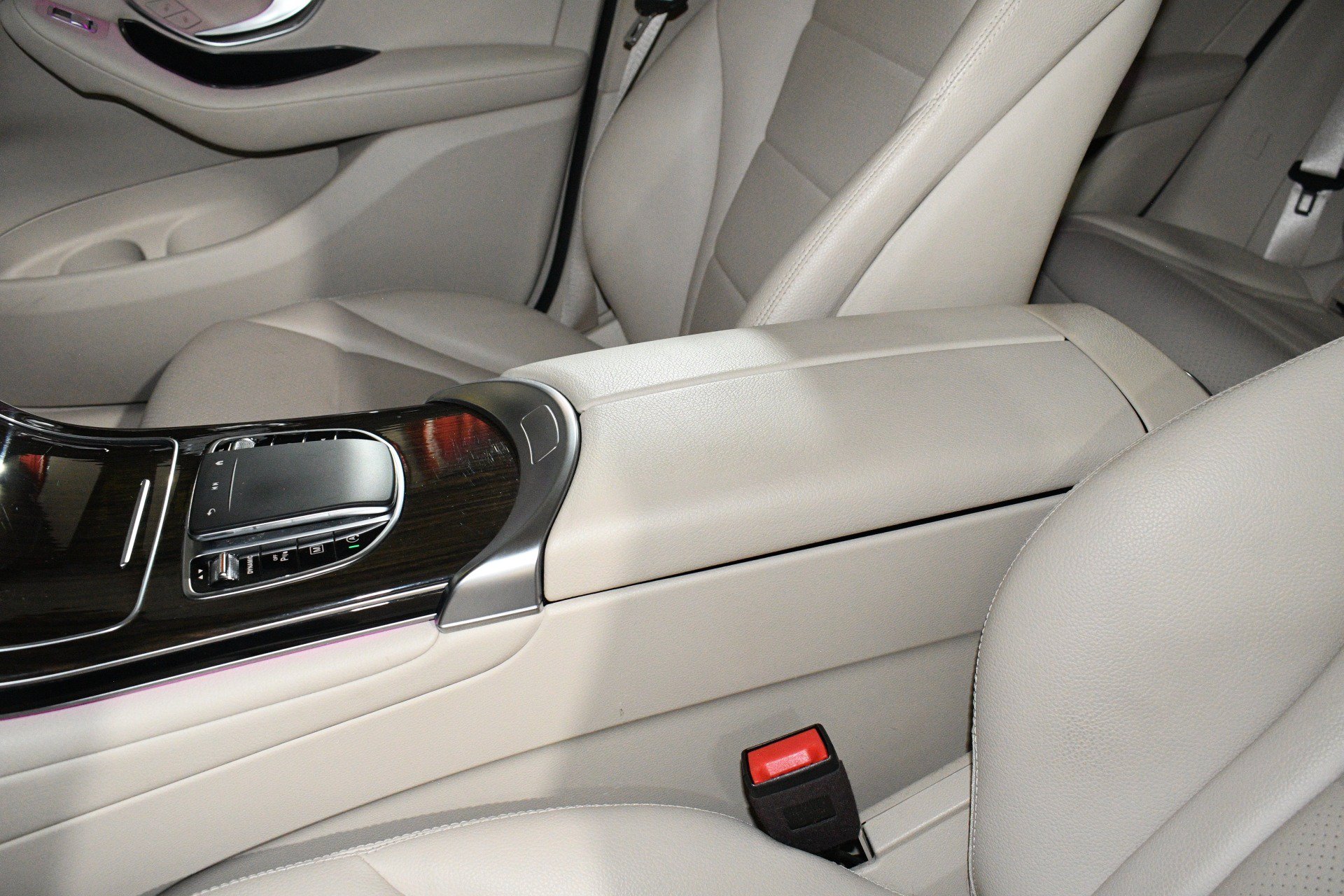 Used 2022 Mercedes-Benz GLC 300 image 39