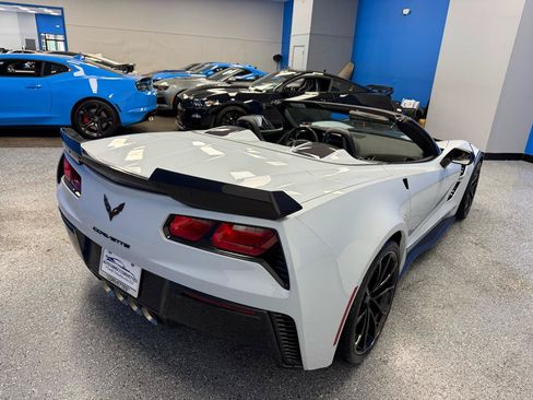 Used 2018 Chevrolet Corvette Grand Sport w/ Carbon 65 Edition RWD image 9