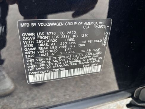 Used 2025 Volkswagen Atlas Cross Sport SE AWD/4WD image 28
