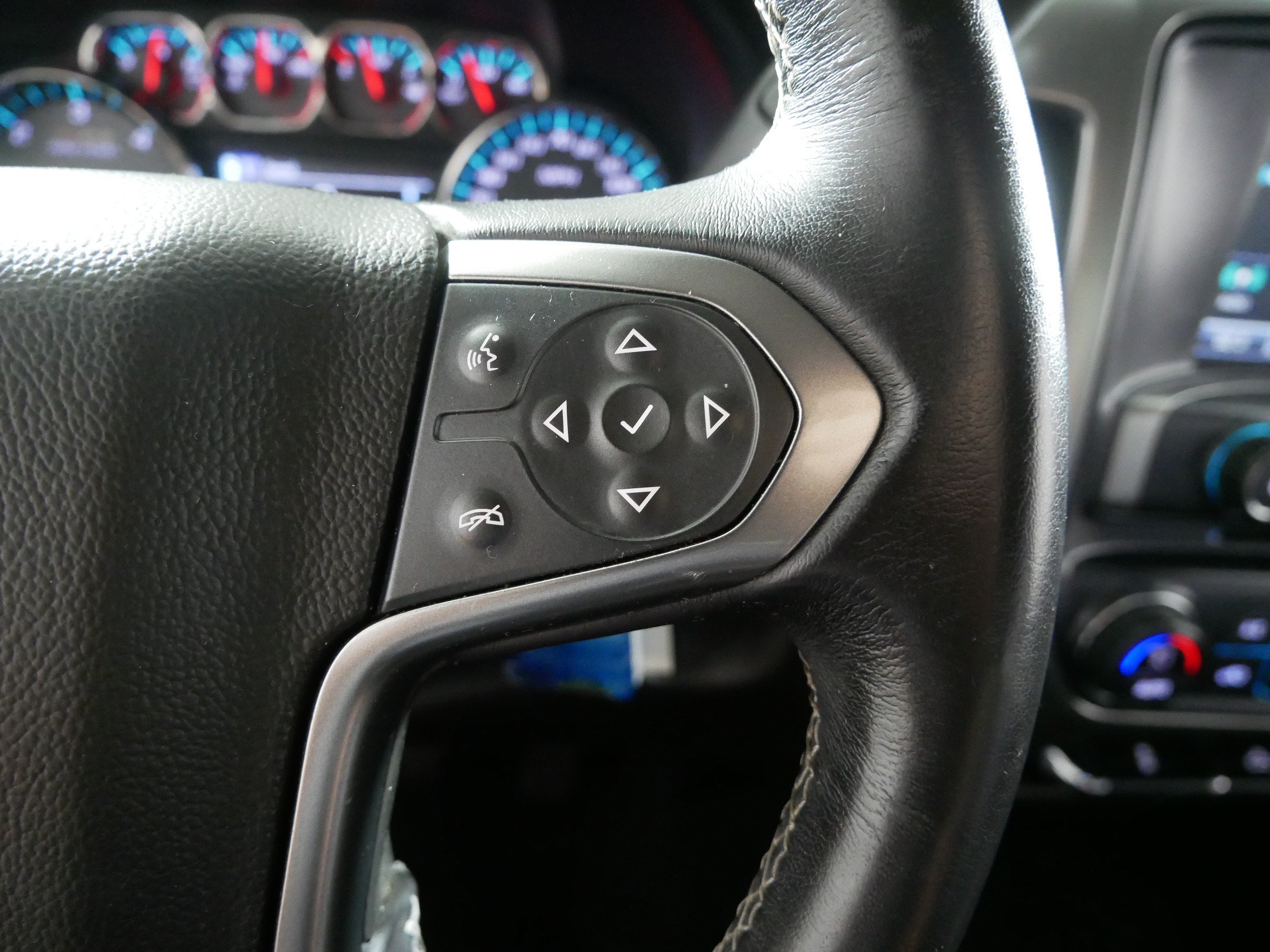 Used 2019 Chevrolet Silverado 1500 LT w/ All Star Edition AWD/4WD image 28