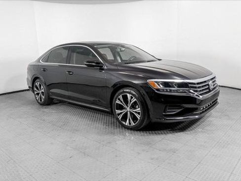 Used 2022 Volkswagen Passat 2.0T SE image 11