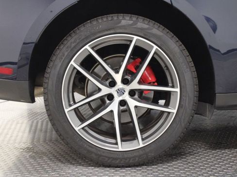 Certified 2022 Porsche Macan S AWD/4WD image 13
