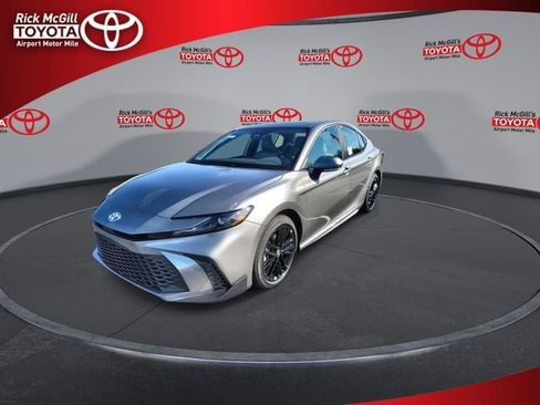 New 2026 Toyota Camry SE FWD image 4