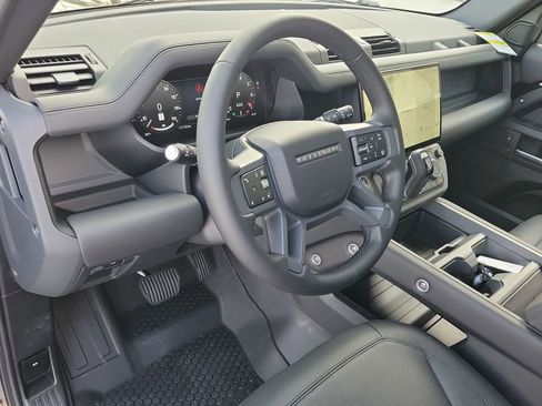 New 2026 Land Rover Defender 110 X-Dynamic SE image 24