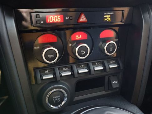 Used 2020 Toyota 86 image 25