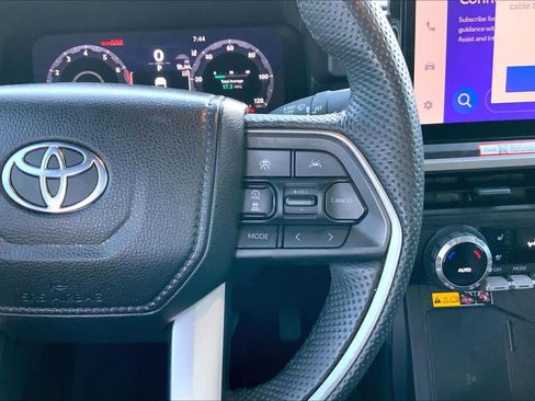 Used 2025 Toyota Tacoma Limited image 25