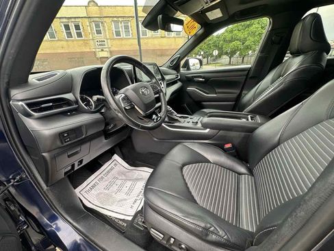 Used 2021 Toyota Highlander XSE AWD/4WD image 10