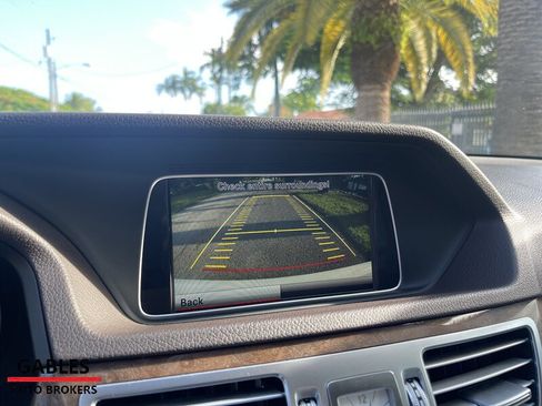 Used 2014 Mercedes-Benz E 350 Sedan image 20