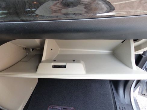 Used 2019 Dodge Grand Caravan SE w/ UConnect Hands-Free Group FWD image 44