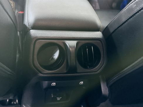 Used 2023 Jeep Wrangler Unlimited Sahara AWD/4WD image 26