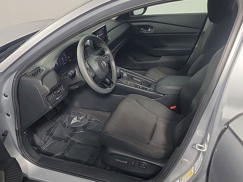 Certified 2023 Honda Accord EX image 18