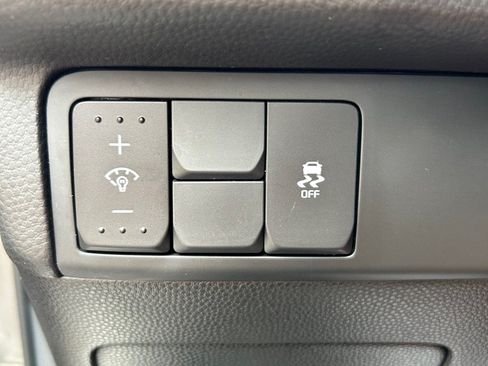 Used 2018 Kia Soul + FWD image 12
