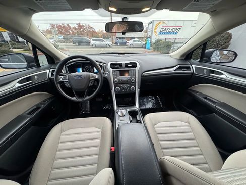 Used 2017 Ford Fusion S image 18