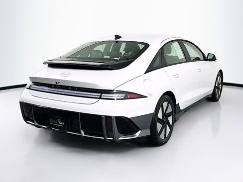 Used 2024 Hyundai Ioniq 6 SE RWD image 9