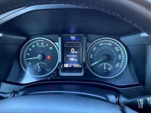 Used 2023 Toyota Tacoma TRD Off-Road image 25