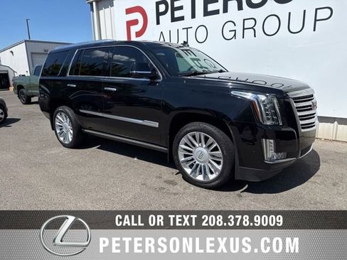 Used 2018 Cadillac Escalade Platinum AWD/4WD image 2