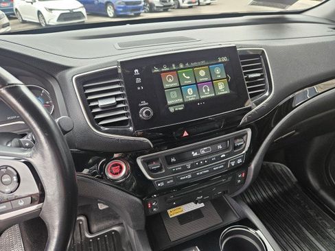 Used 2020 Honda Pilot Touring image 19