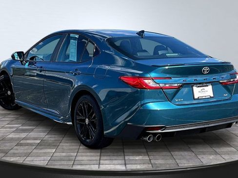 Used 2025 Toyota Camry SE image 13