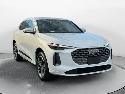 New 2025 Audi Q5 Premium image 1