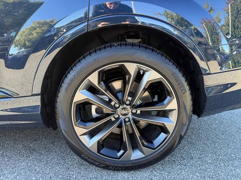 Certified 2025 Audi Q7 3.0T Prestige image 22
