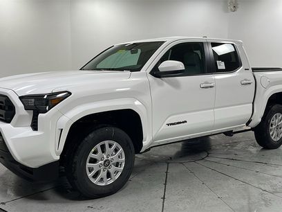 New 2025 Toyota Tacoma SR5