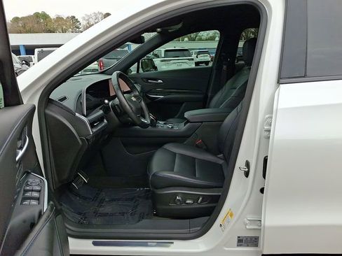 Used 2024 Cadillac XT4 Sport w/ Cold Weather Package image 17