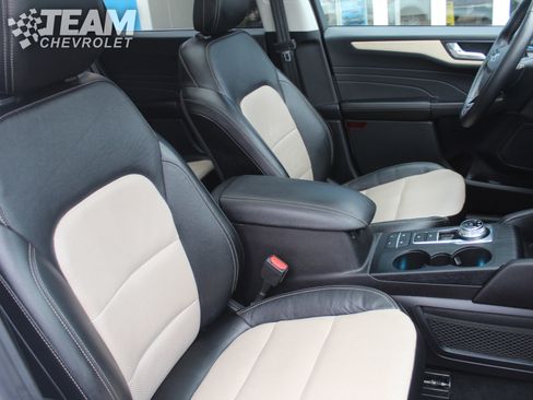 Used 2021 Ford Escape Titanium w/ Titanium Elite Package image 29