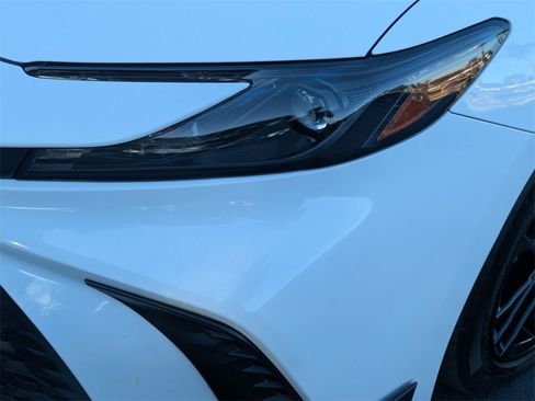 Used 2025 Toyota Camry SE image 11