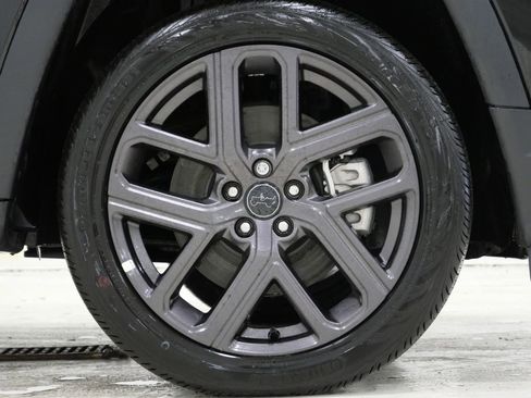 New 2026 Jeep Compass Latitude w/ Sun and Sound Group image 10