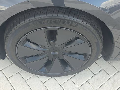 Used 2025 Tesla Model 3 Long Range RWD image 7