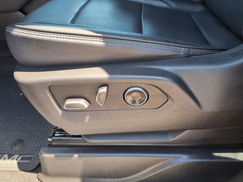 Used 2025 GMC Yukon XL Denali image 27