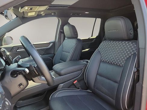 Used 2025 GMC Acadia Denali w/ LPO, Floor Liner Package image 12