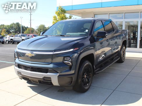 New 2026 Chevrolet Silverado EV LT image 8