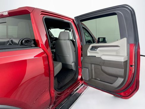 Used 2024 GMC Sierra 1500 SLT w/ SLT Premium Plus Package AWD/4WD image 30