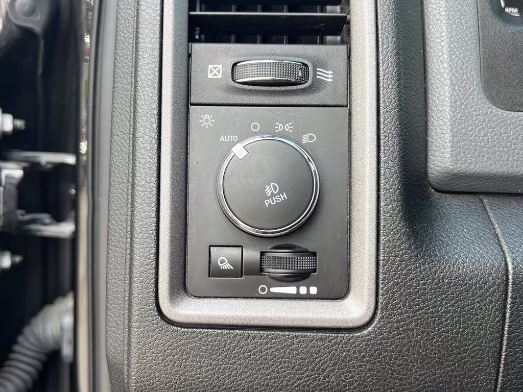 Used 2018 RAM 1500 Express w/ Black Ram 1500 Express Group RWD image 29