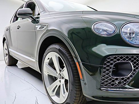 Certified 2023 Bentley Bentayga AWD/4WD image 19