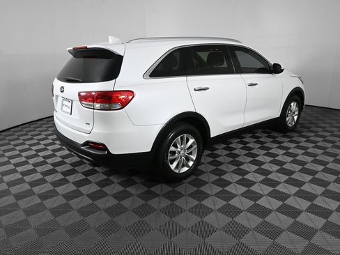 Used 2016 Kia Sorento FWD w/ LX Convenience Package image 24