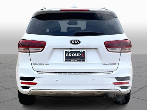 Used 2016 Kia Sorento SX image 4