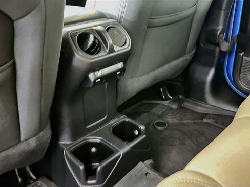 Used 2022 Jeep Wrangler Unlimited Sport AWD/4WD image 23