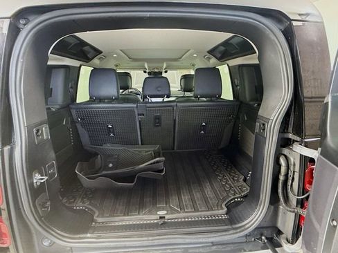 Used 2020 Land Rover Defender 110 HSE image 28