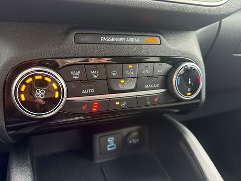 Used 2022 Ford Escape SE w/ Cold Weather Package image 37