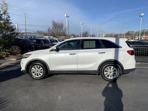 Used 2020 Kia Sorento LX image 5