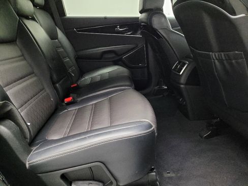 Used 2019 Kia Sorento SX image 19