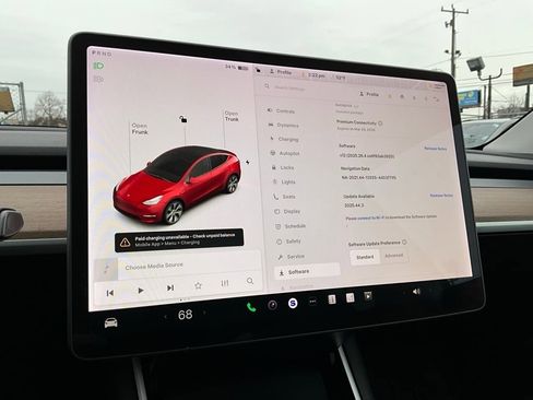 Used 2021 Tesla Model Y Long Range image 17