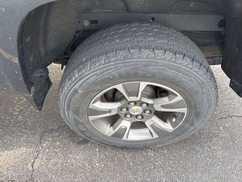 Used 2020 Chevrolet Colorado Z71 AWD/4WD image 6